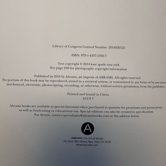 kate spade Places to go people to see coffee table book - Picture 7 of 8